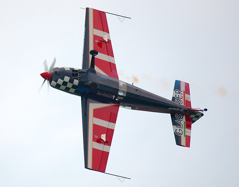 File:Extra 300L aircraft D-EXFF 2009 03.jpg